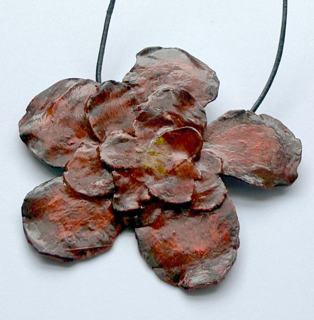 Handgefertigter Bronze-Anhänger – Blüte (Unikat) silent-art-schmuck-2025-07-01 3 Handgefertigter Bronze-Anhänger – Blüte (Unikat) silent-art-schmuck-2025-07-01 – Bild 3